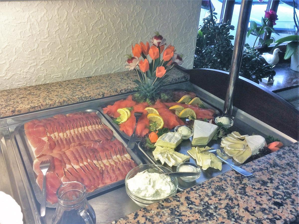 Hotel-Restaurant Cafe Caro كاروليننسيل المظهر الخارجي الصورة